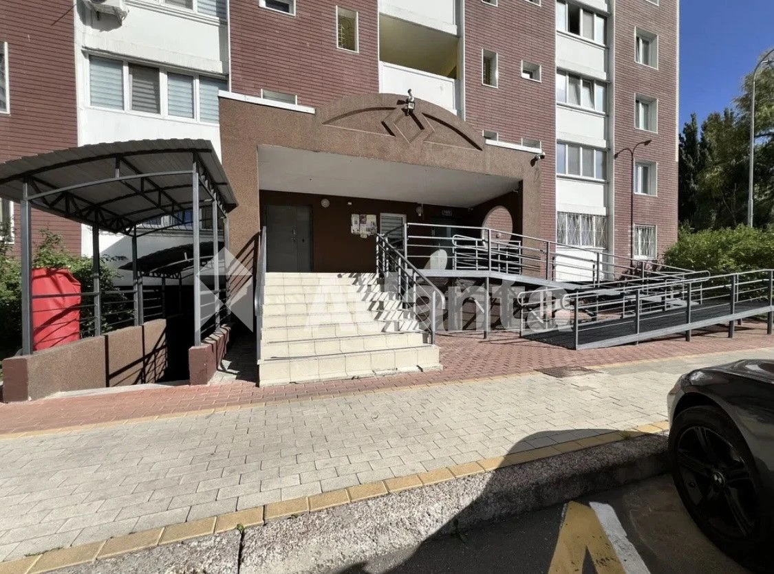 1-кімнатна квартира біля метро Теремки. Документи, сертифікати, є