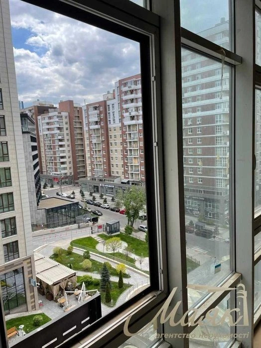 4-room apartment for sale in Bulvar Fontanov residential complex, ul. Sap