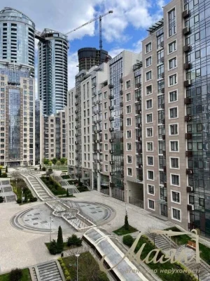 4-room apartment for sale in Bulvar Fontanov residential complex, ul. Sap