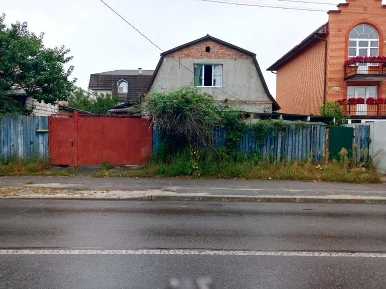 House. Bakins'ka st., Kyiv