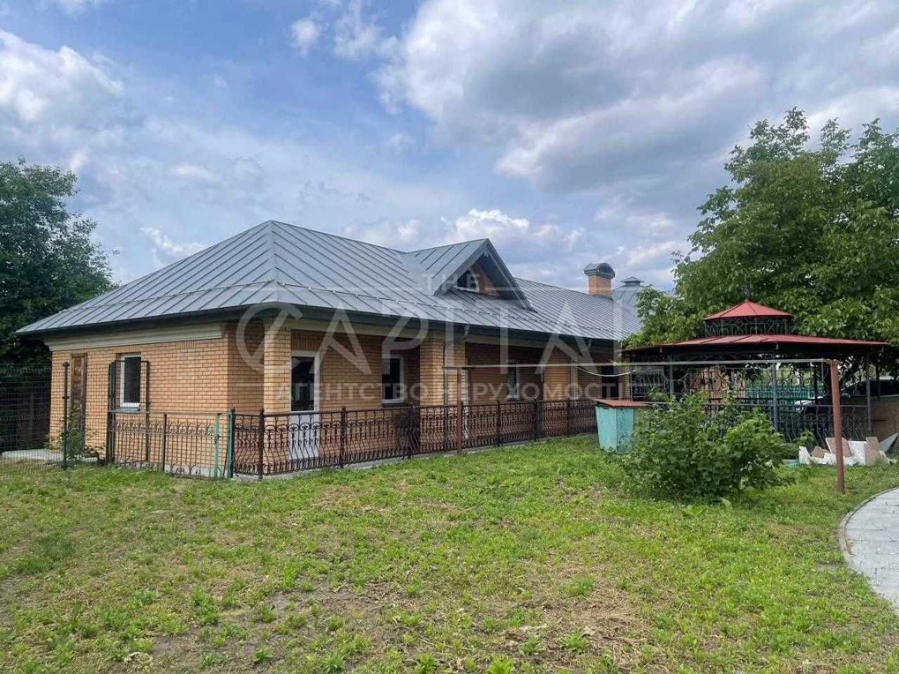Sale / House / Beregova Street, Hatne (430 m2) 30 acres