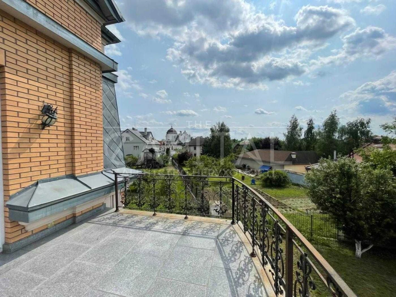 Sale / House / Beregova Street, Hatne (430 m2) 30 acres