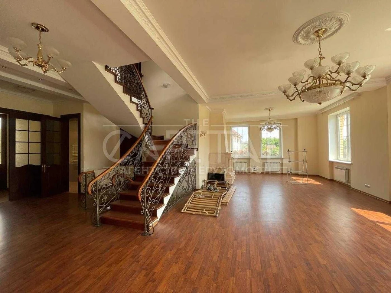 Sale / House / Beregova Street, Hatne (430 m2) 30 acres