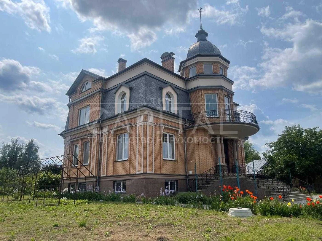 Sale / House / Beregova Street, Hatne (430 m2) 30 acres