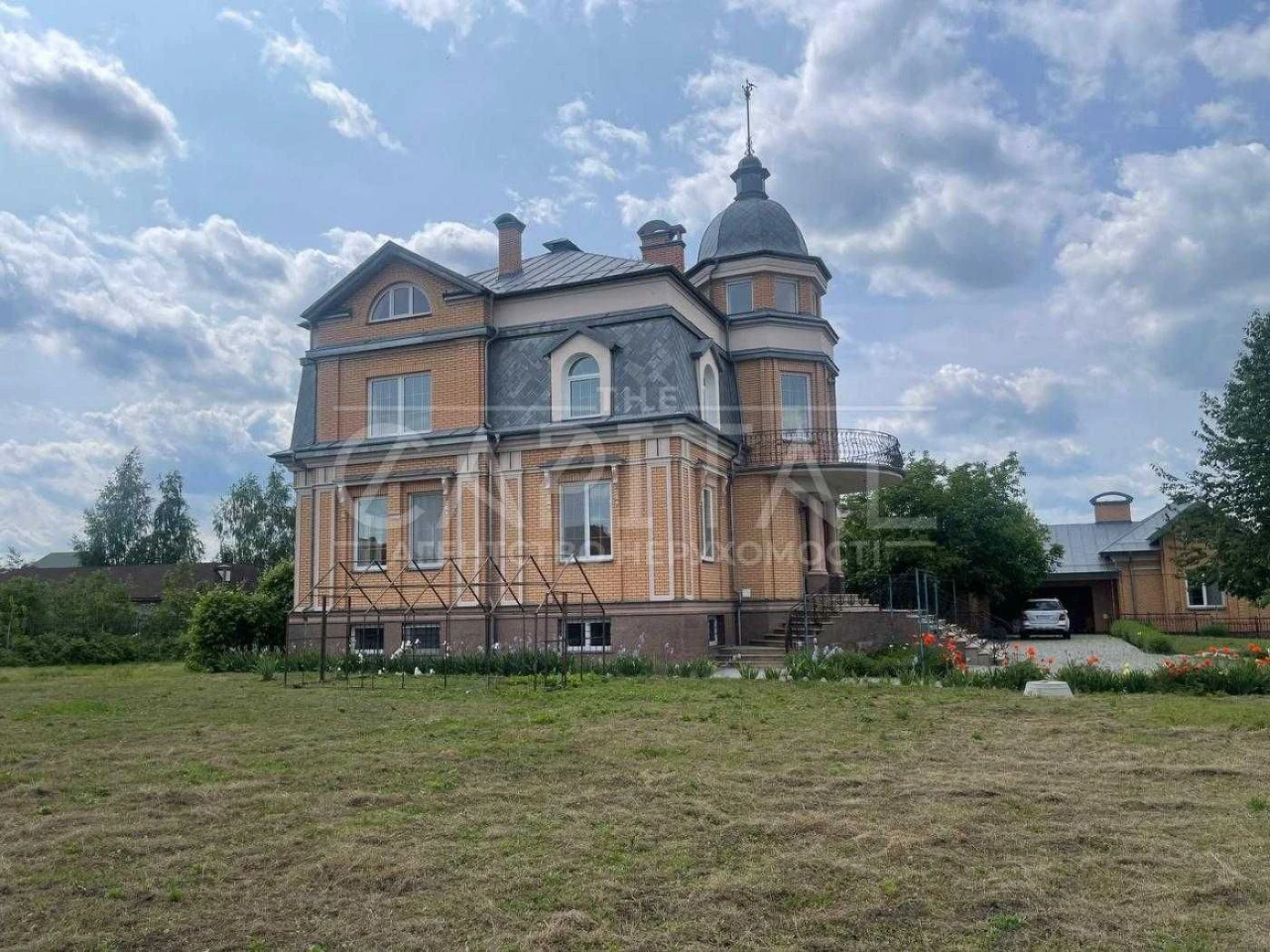 Sale / House / Beregova Street, Hatne (430 m2) 30 acres