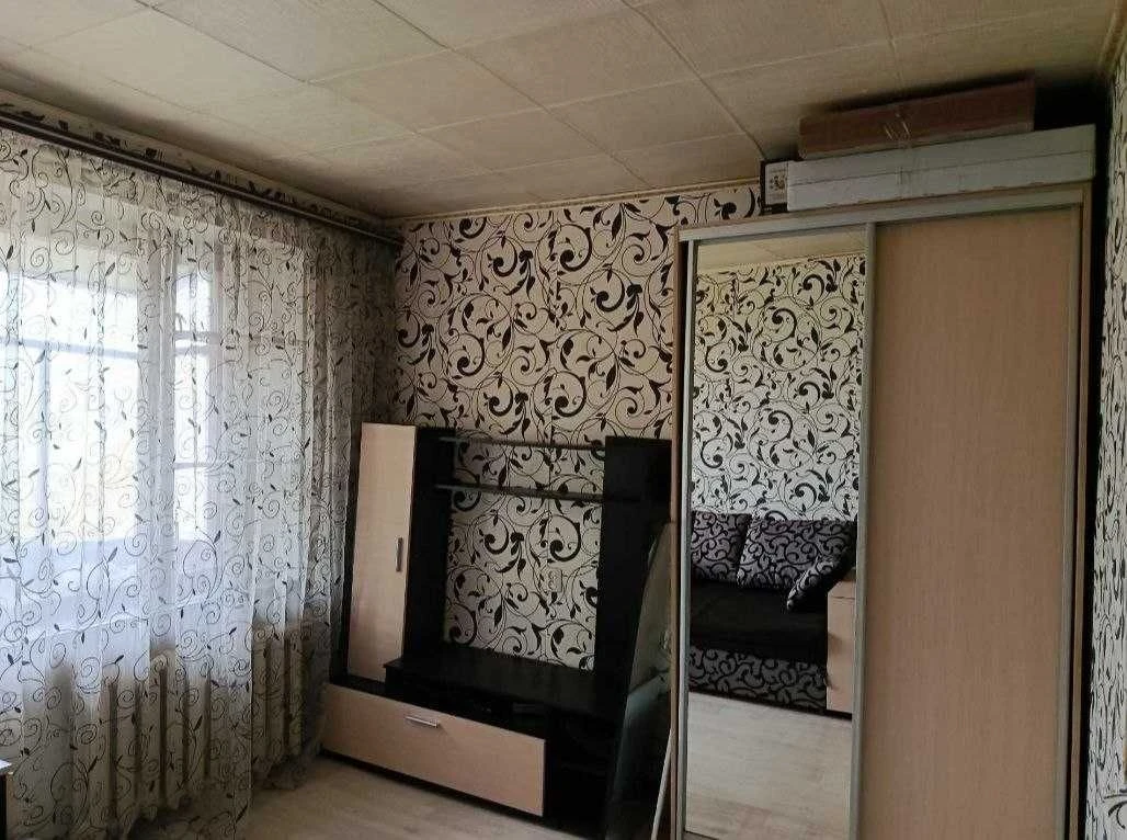 Продам 2 комнатную квартиру в кирпичном доме на ул. ак. Забо