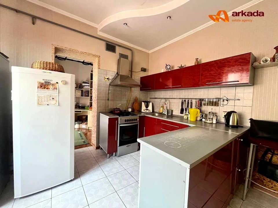 Apartment. Ivano-Frankivsk, Zalesnicha St.