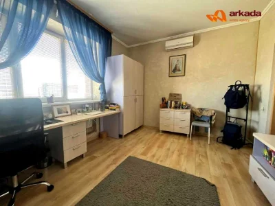 Apartment. Ivano-Frankivsk, Zalesnicha St.