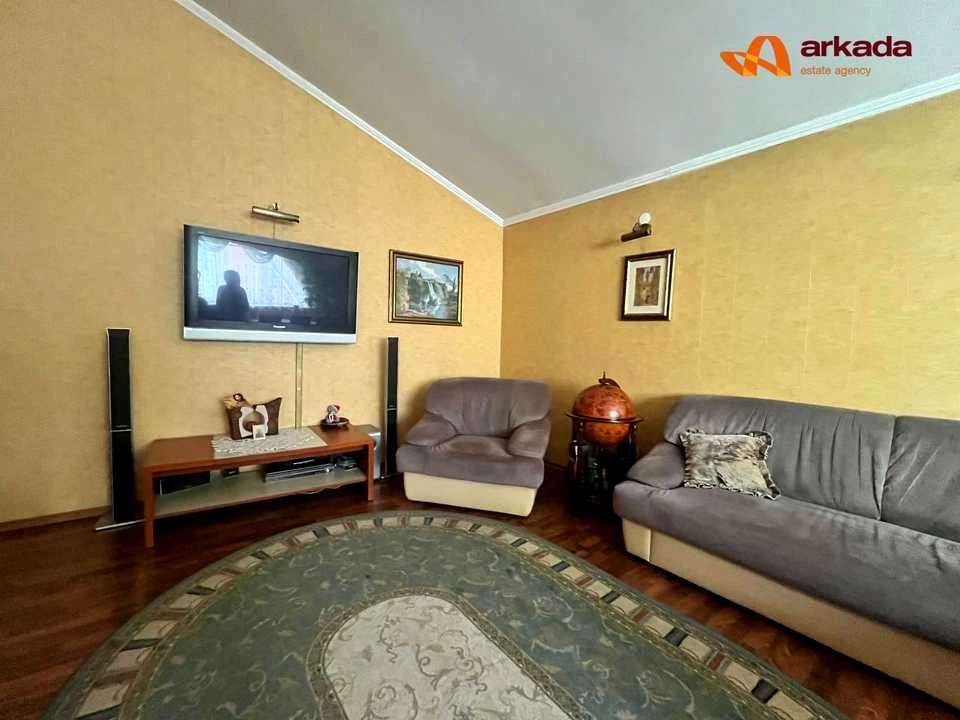 Apartment. Ivano-Frankivsk, Zalesnicha St.