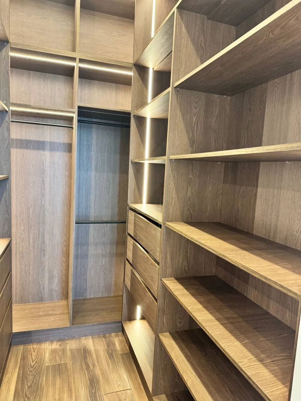 Premium apartment in the SHERWOOD complex: Designer apartment 60.3 m² with built-in storage