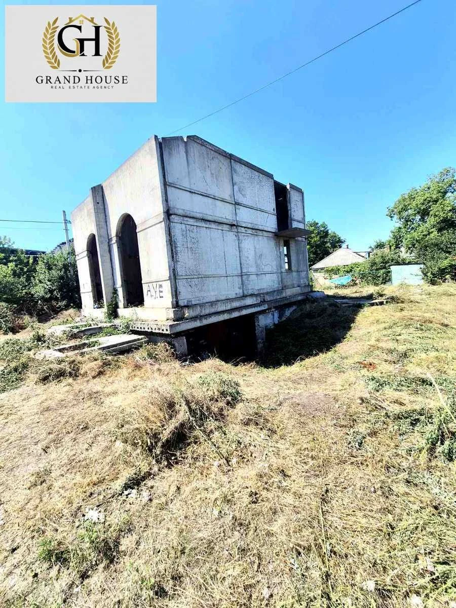 Urgent sale!! Selling unfinished house with documents in the area