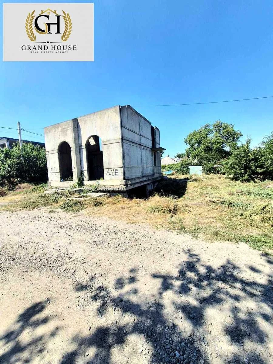 Urgent sale!! Selling unfinished house with documents in the area