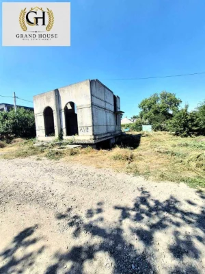 Urgent sale!! Selling unfinished house with documents in the area