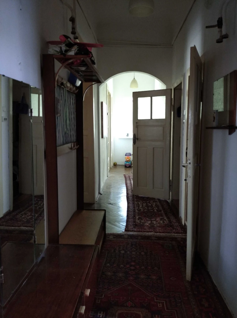 Продаю 4-х кімнатну квартиру в центрі
