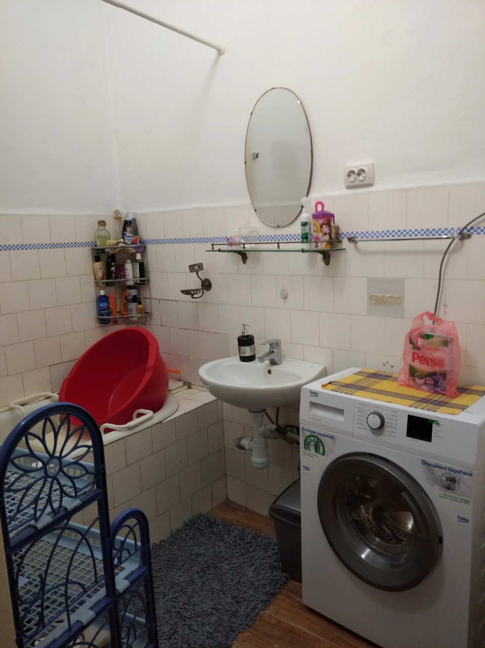 Продаю 4-х кімнатну квартиру в центрі