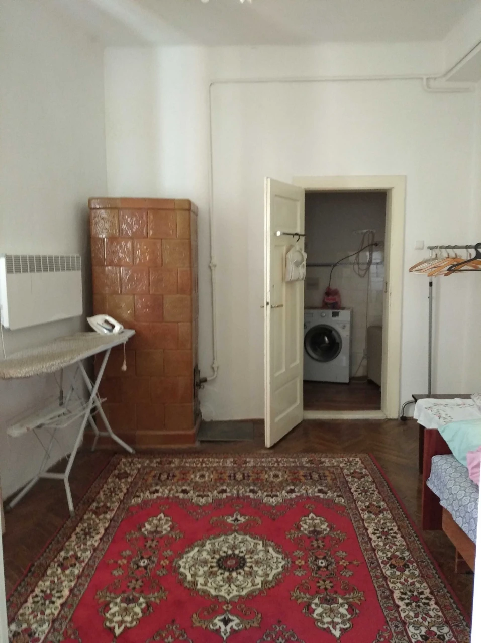 Продаю 4-х кімнатну квартиру в центрі
