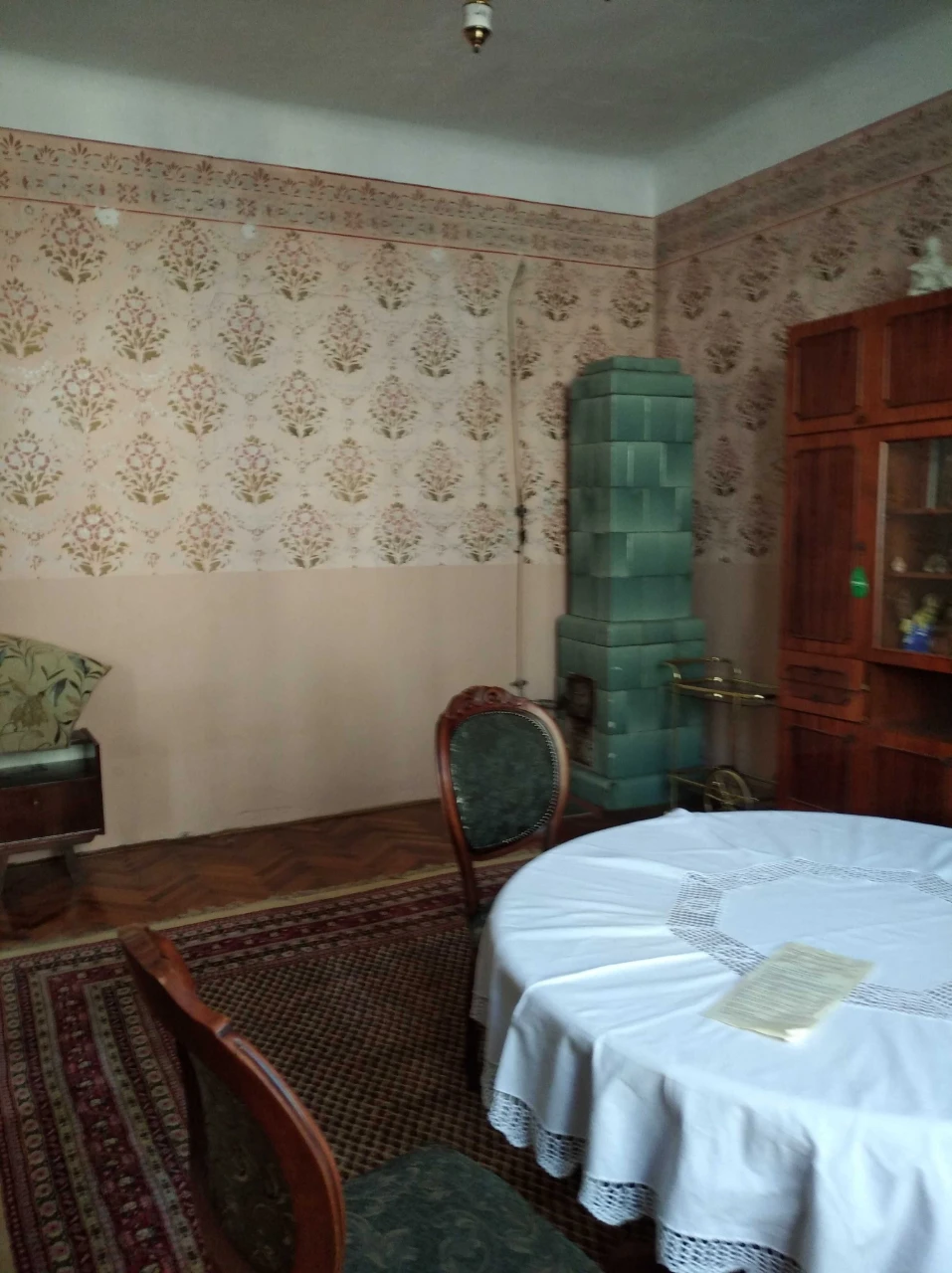 Продаю 4-х кімнатну квартиру в центрі