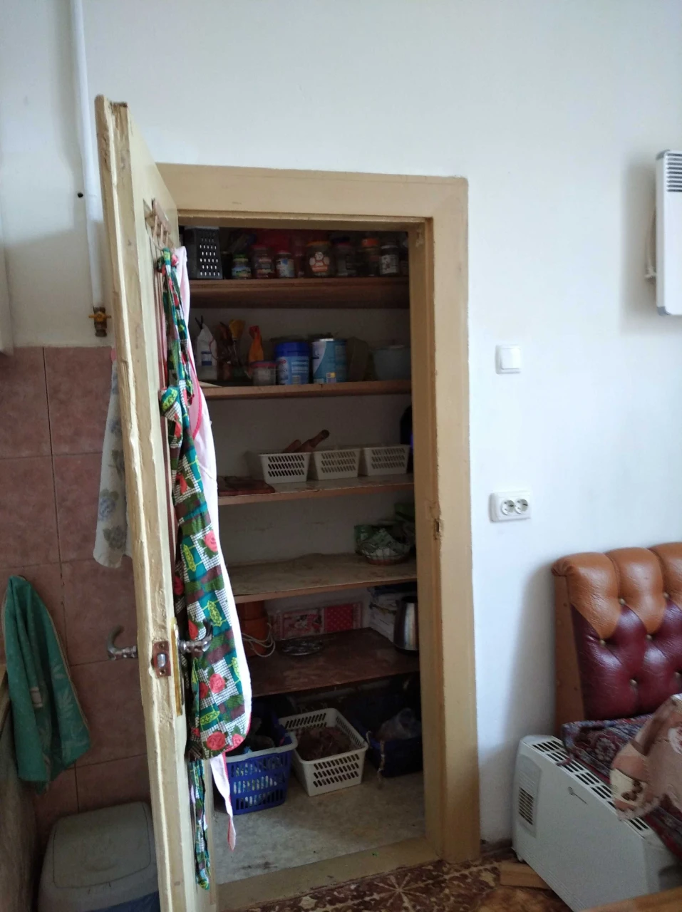 Продаю 4-х кімнатну квартиру в центрі