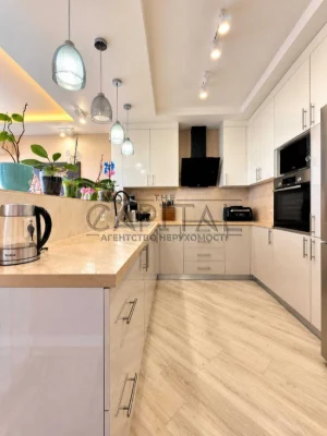 Buy a 3-bedroom Apartment in ЖК Лебединий/Панормана