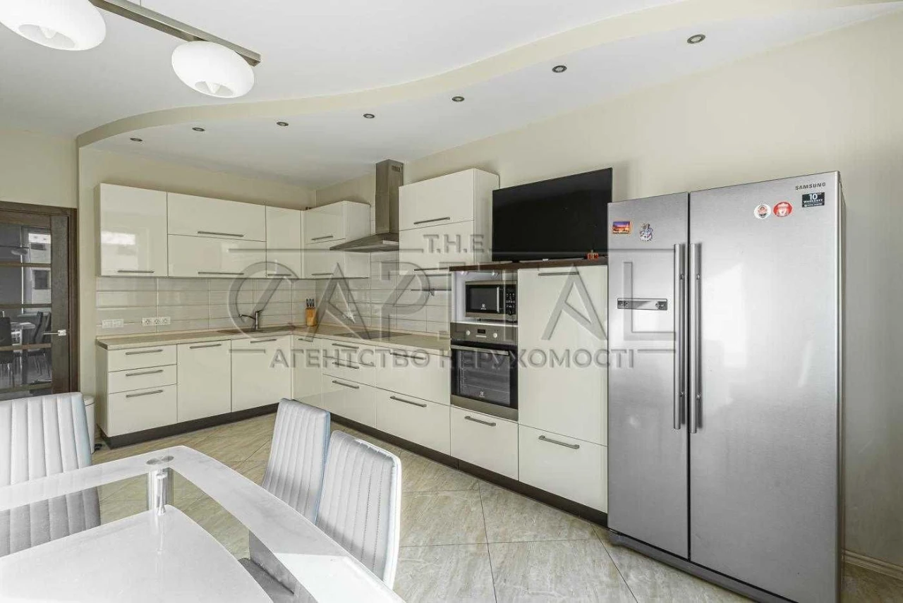 Продаж / Трикімнатна квартира 110 м2 / Дмитрівська 75 / Шевч