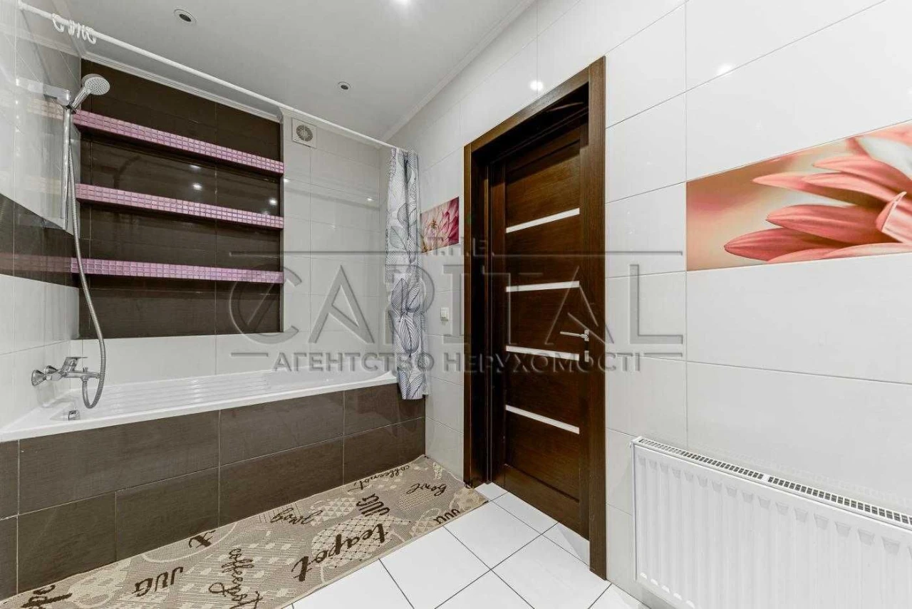 Продаж / Трикімнатна квартира 110 м2 / Дмитрівська 75 / Шевч