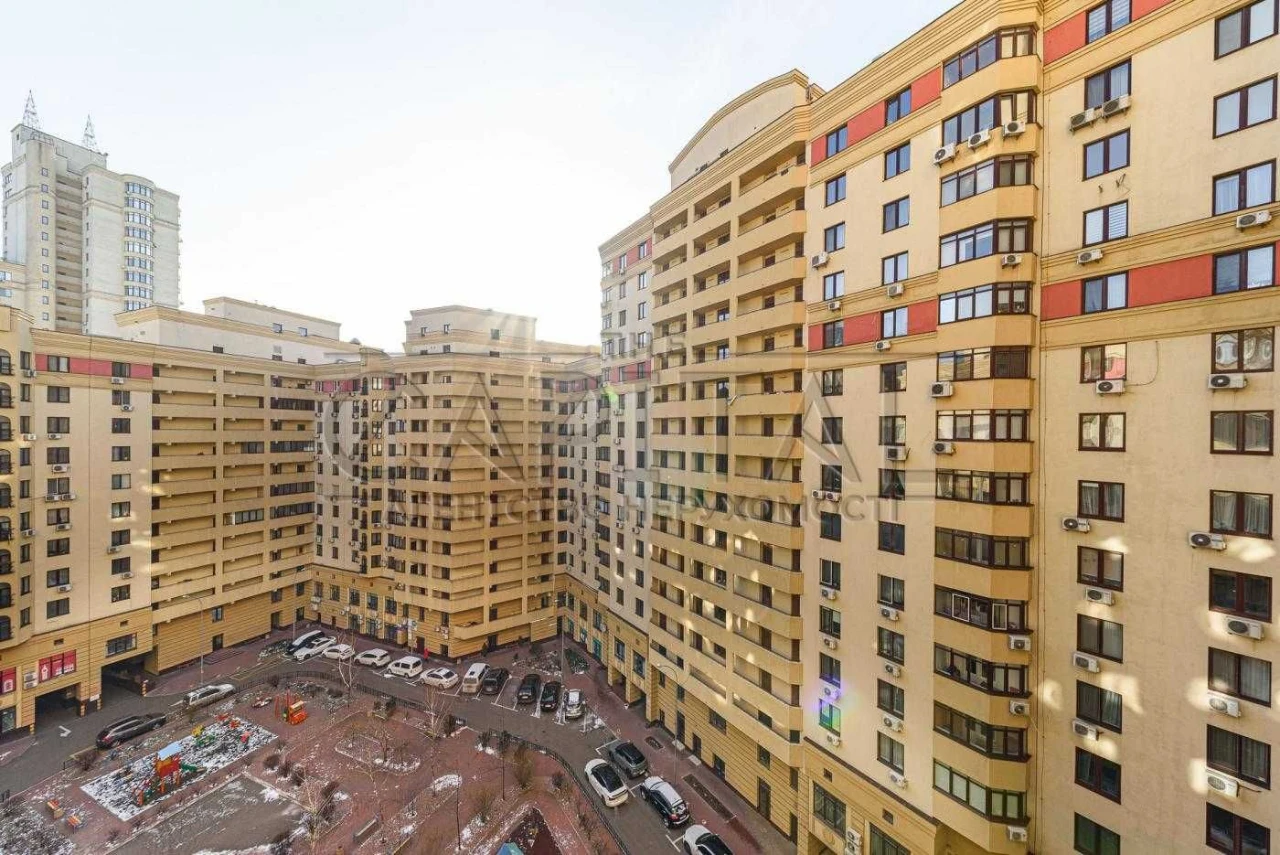 Продаж / Трикімнатна квартира 110 м2 / Дмитрівська 75 / Шевч