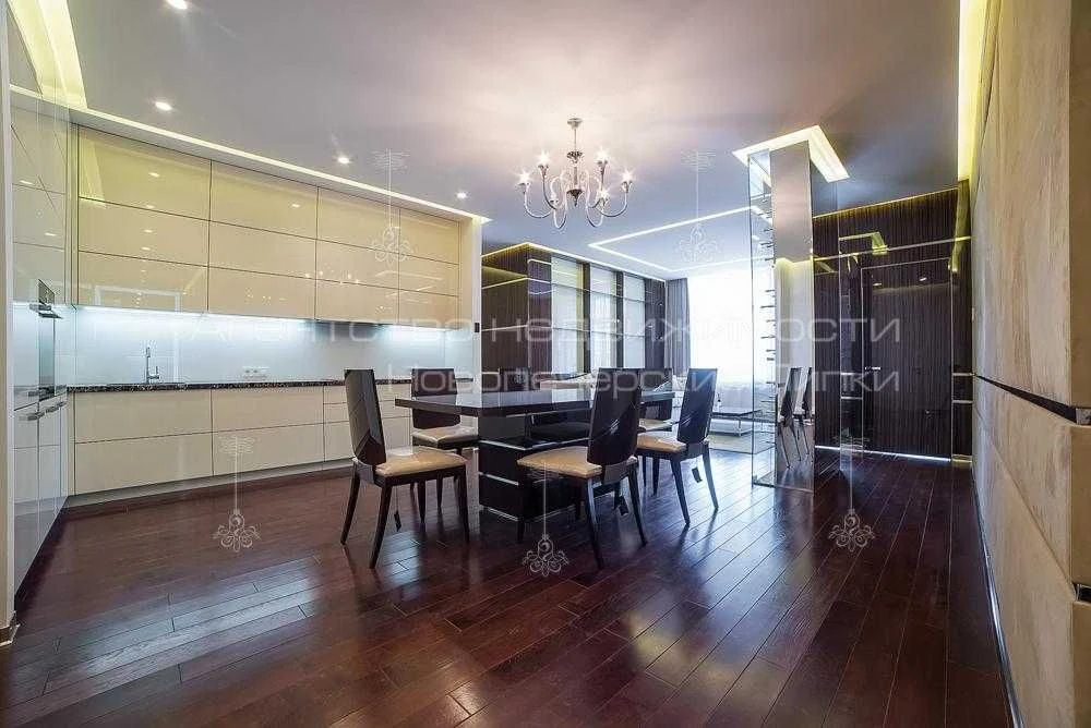 Sale of a spacious 4-room apartment 130m2 in residential complex "Novopechersk"