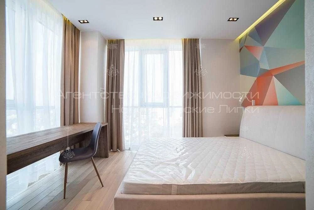 Sale of a spacious 4-room apartment 130m2 in residential complex "Novopechersk"