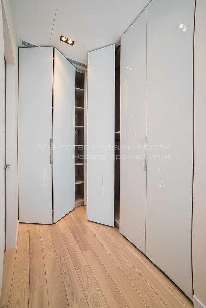 Sale of a spacious 4-room apartment 130m2 in residential complex "Novopechersk"