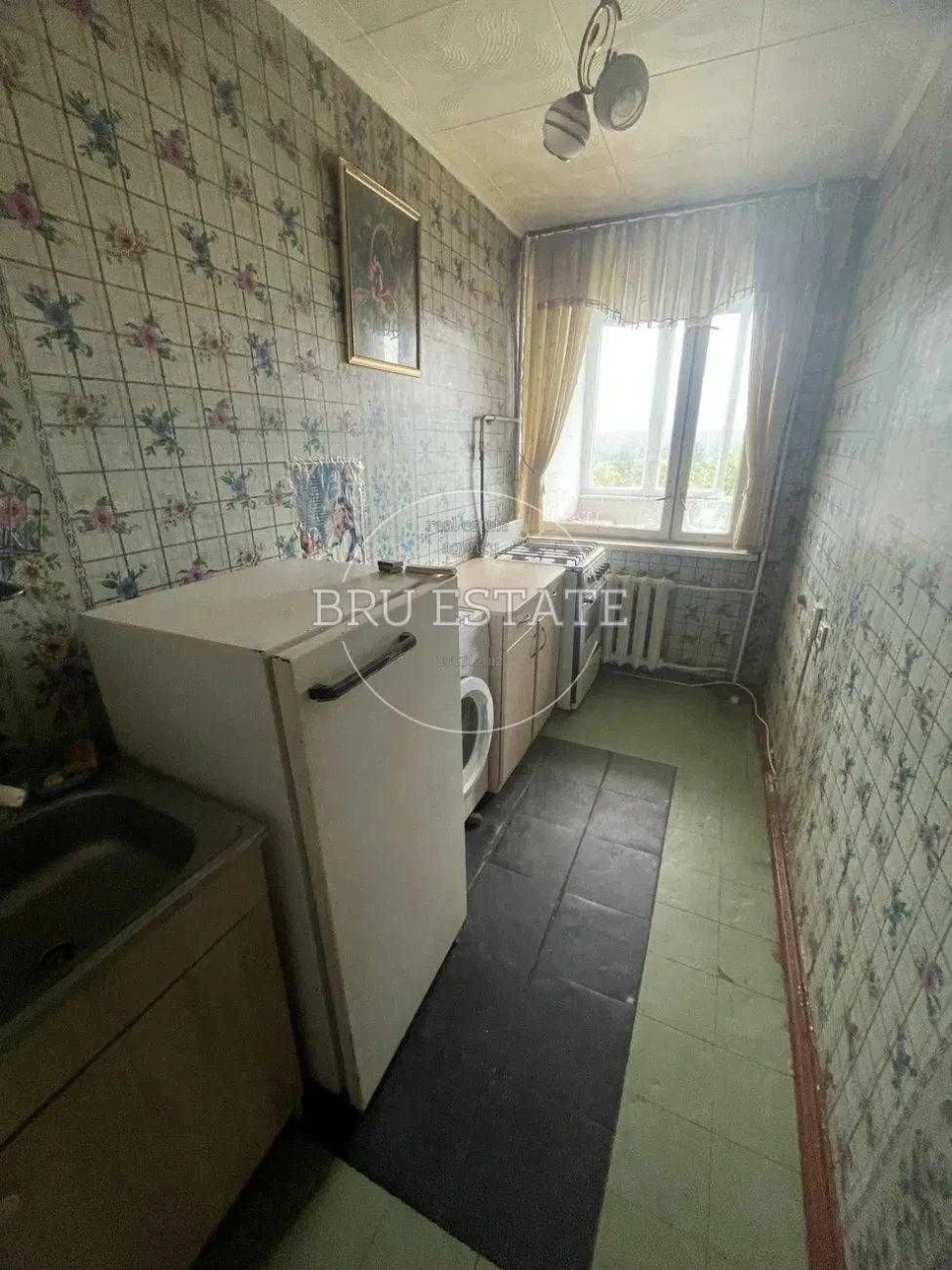 Продаж 1к квартири рядом с метро, лесом и озером