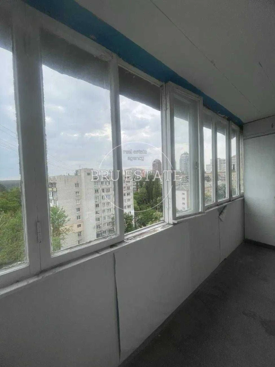 Продаж 1к квартири рядом с метро, лесом и озером