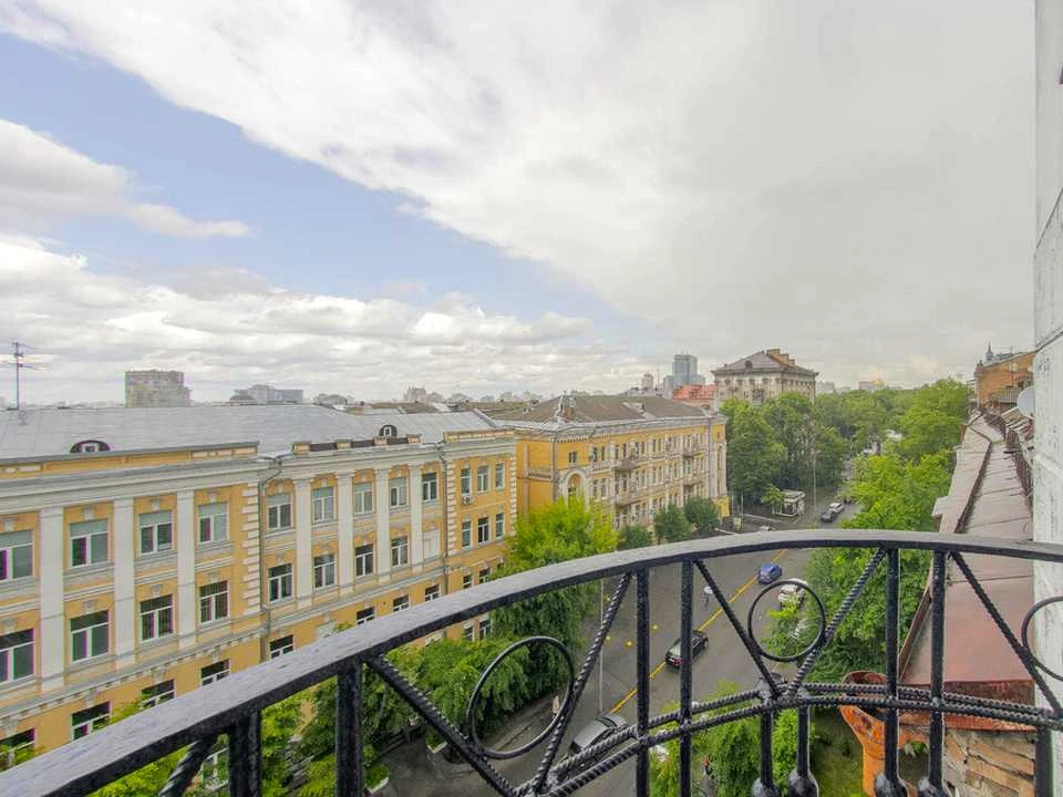 Квартира. Київ, Тарасівська вул.