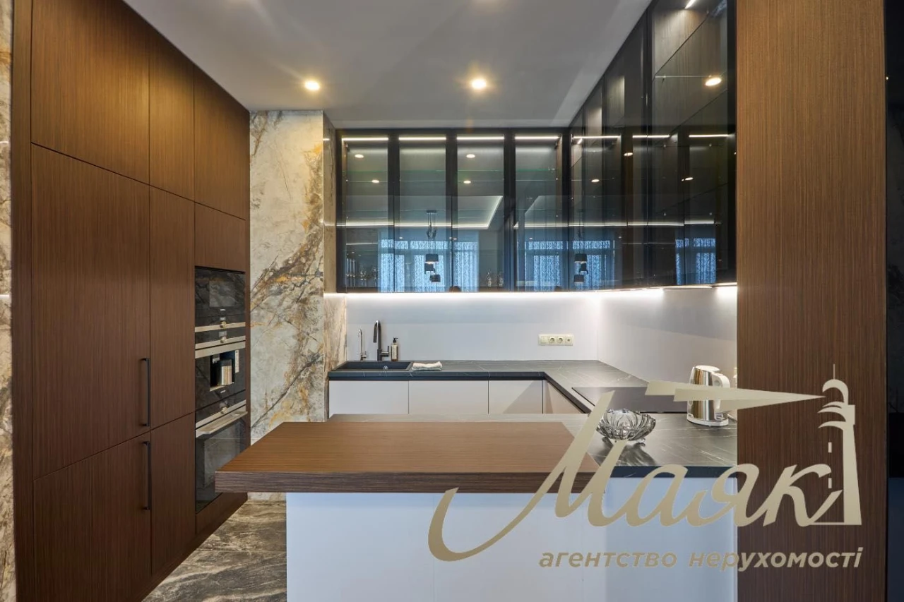 Продажа 3-комнатной квартиры в центре Киева, Печерск