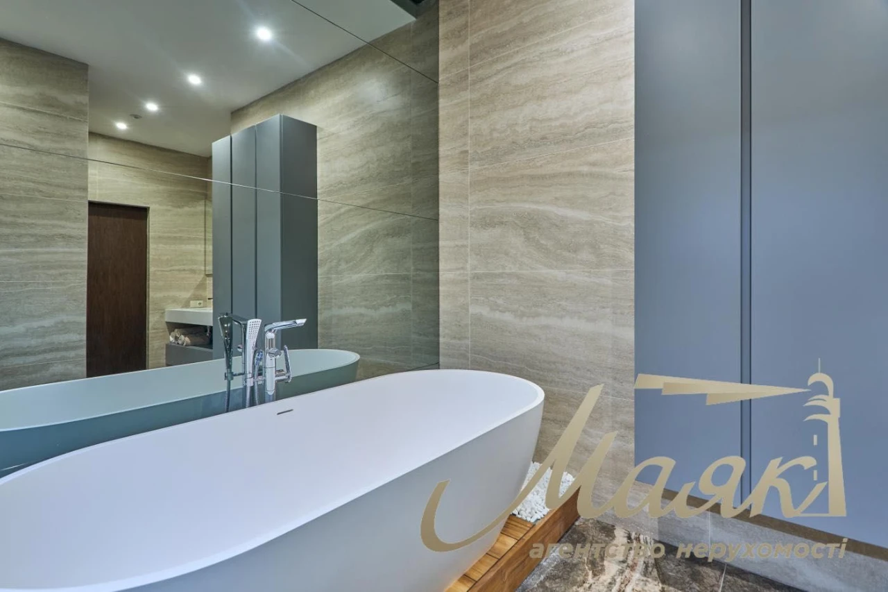 Продажа 3-комнатной квартиры в центре Киева, Печерск