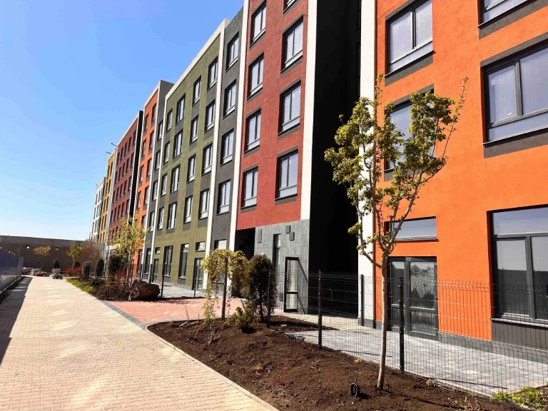 For Sale: 2-bedroom apartment with a first deposit of $5000 / AOVG.