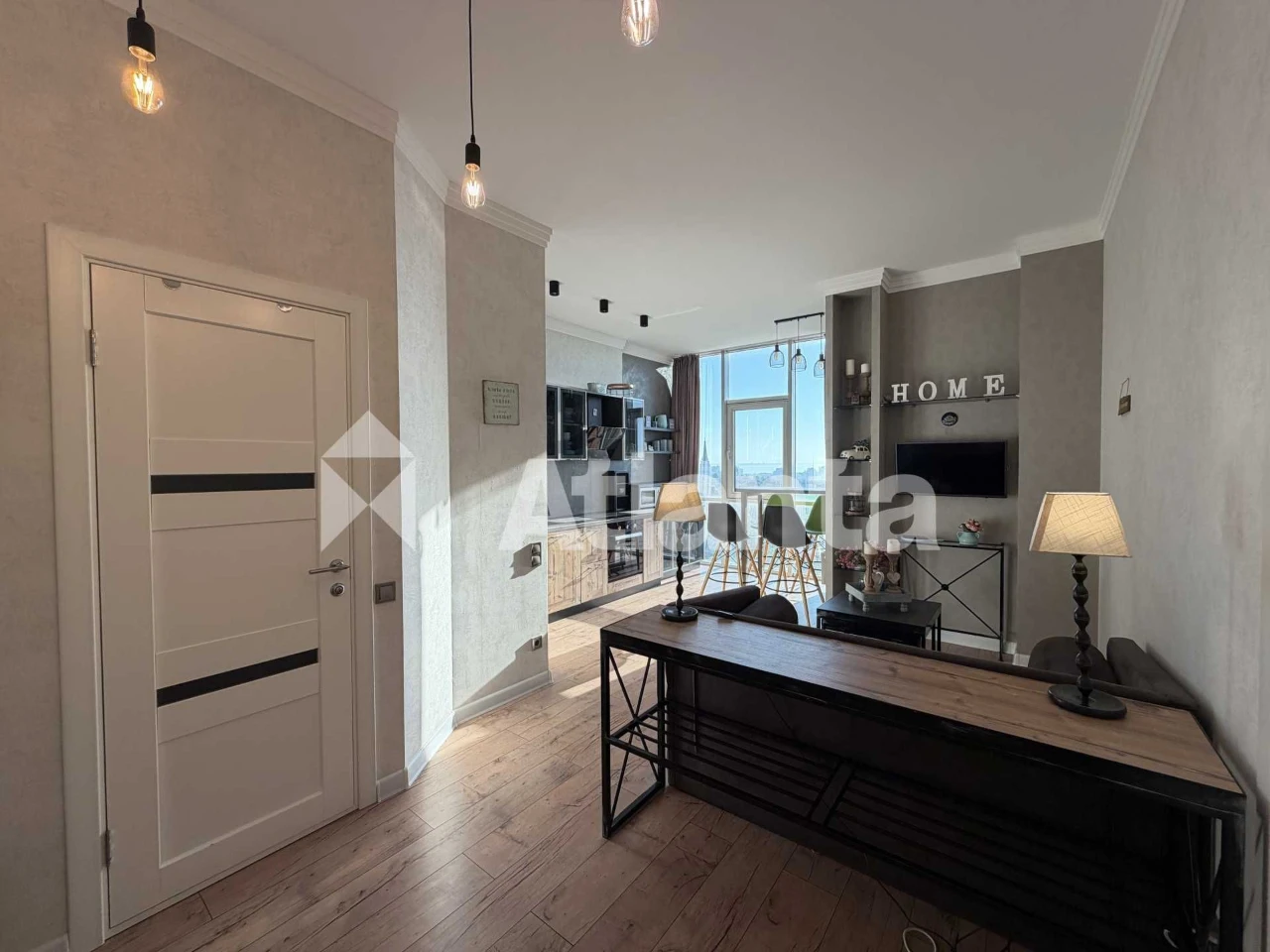 Center! Residence "17 Pearl" - Renovated. Astashkina Street.