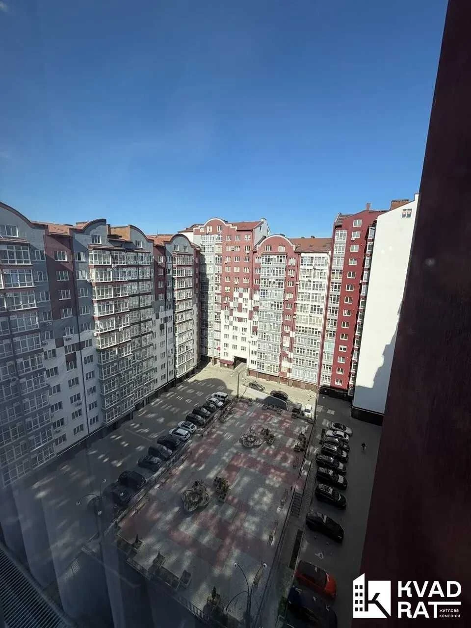 Продається 2-кімнатна квартира в центрі міста