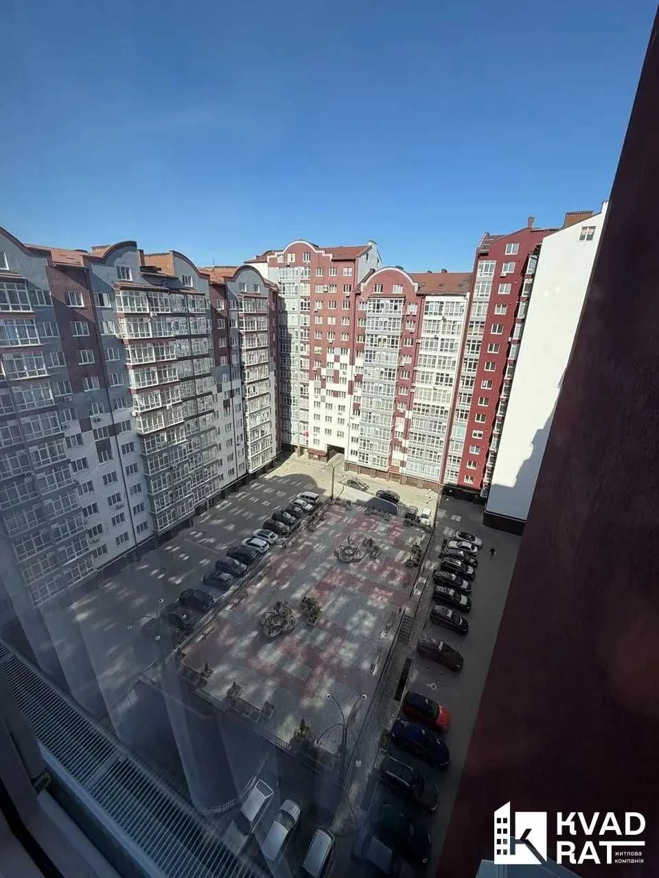 Продається 2-кімнатна квартира в центрі міста