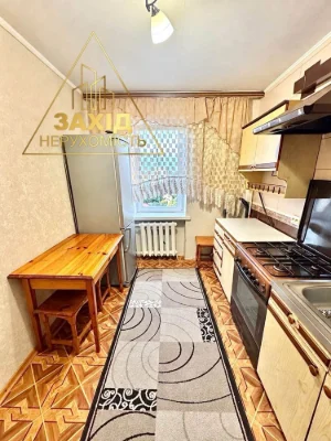 Трикімнатна квартира, 61,3 м², цегляний будинок, зручне розташування