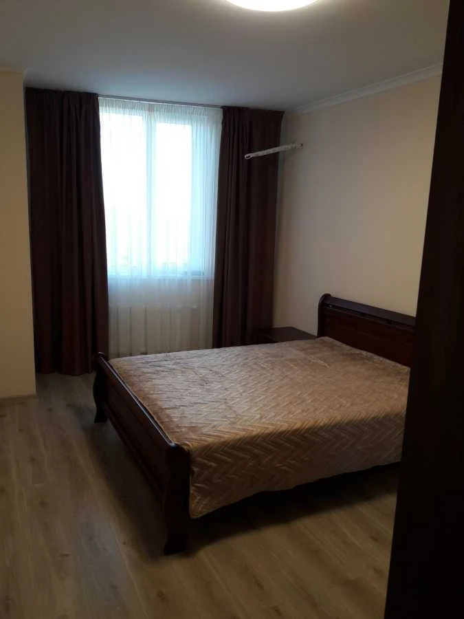 Rent 2-bedroom apartment (70 m²) in Kyiv, Шевченківський district