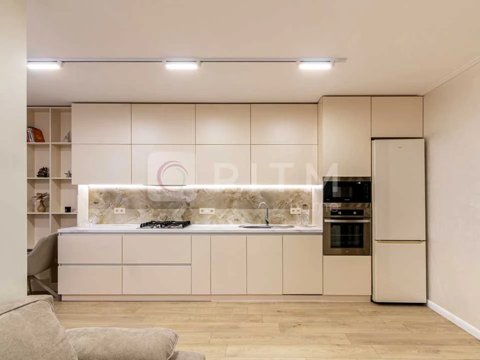 Apartment. Ivano-Frankivsk, Sichovykh Striltsiv St.