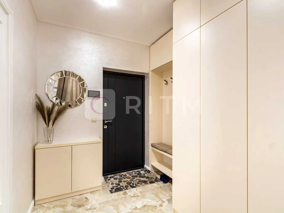 Apartment. Ivano-Frankivsk, Sichovykh Striltsiv St.