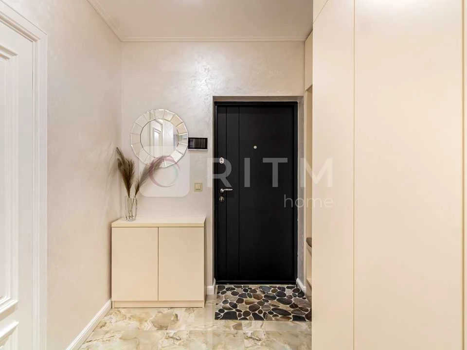 Apartment. Ivano-Frankivsk, Sichovykh Striltsiv St.