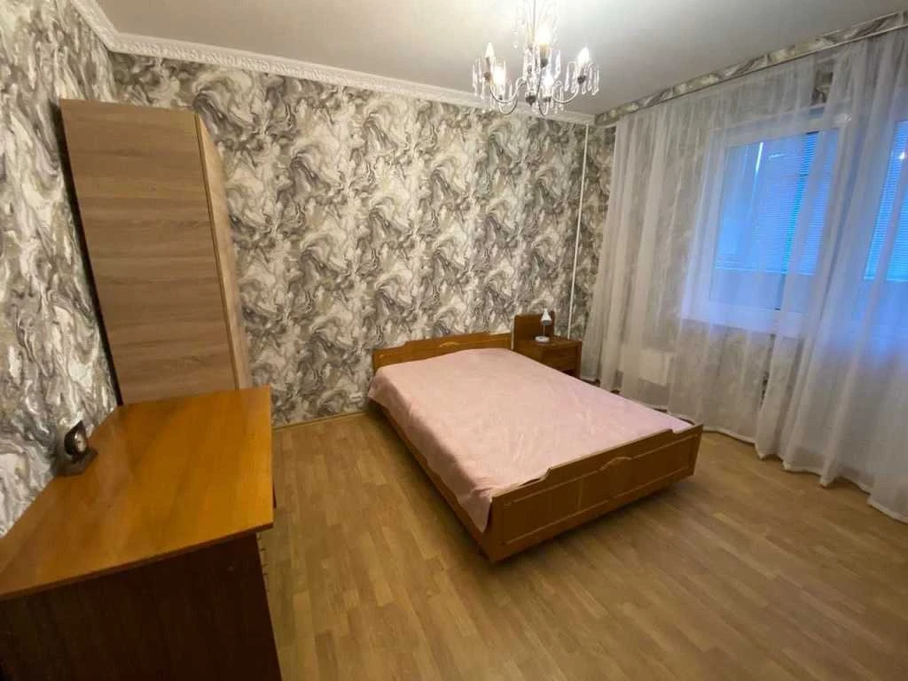 Сдается 3-комнатная квартира 74 м², ул. Академика Заболотного
