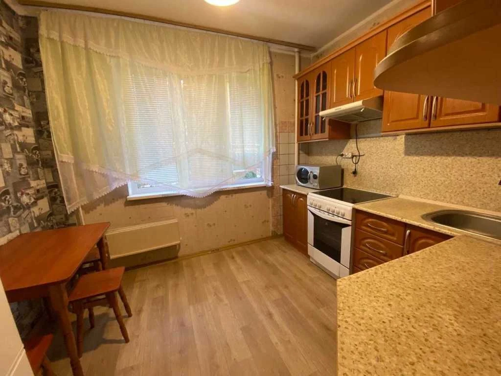 Сдается 3-комнатная квартира 74 м², ул. Академика Заболотного