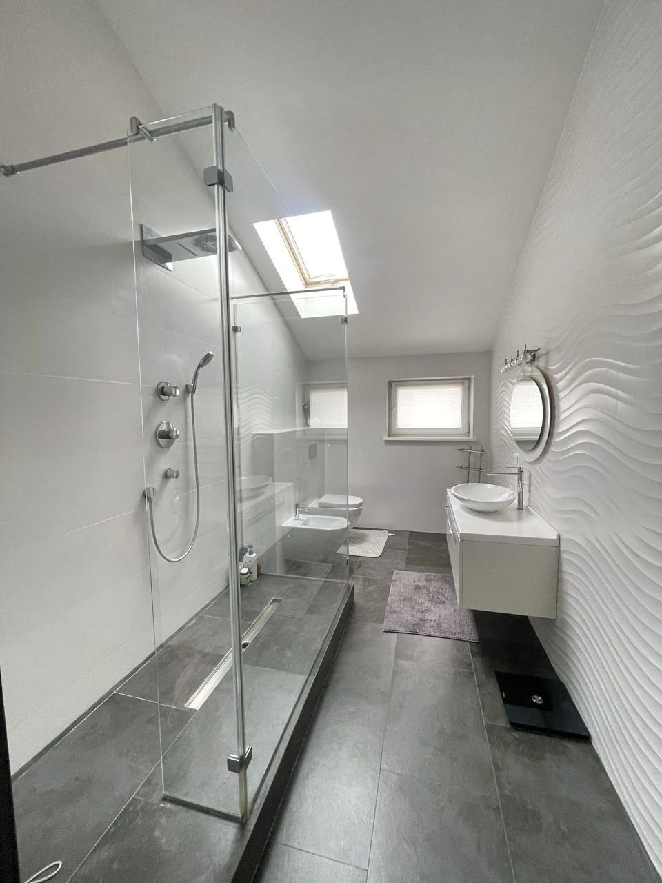 Selling a 3-bedroom apartment on Джерельна Street