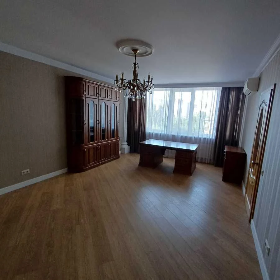 Продаж 3-кімнатній квартири 103.7 м², вулиця Михайла Донца, Ло
