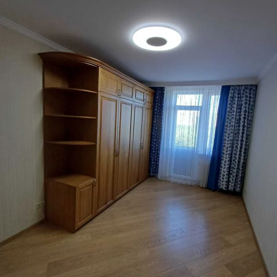 Продаж 3-кімнатній квартири 103.7 м², вулиця Михайла Донца, Ло