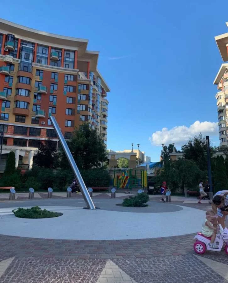 Продаж 3-кімнатній квартири 103.7 м², вулиця Михайла Донца, Ло