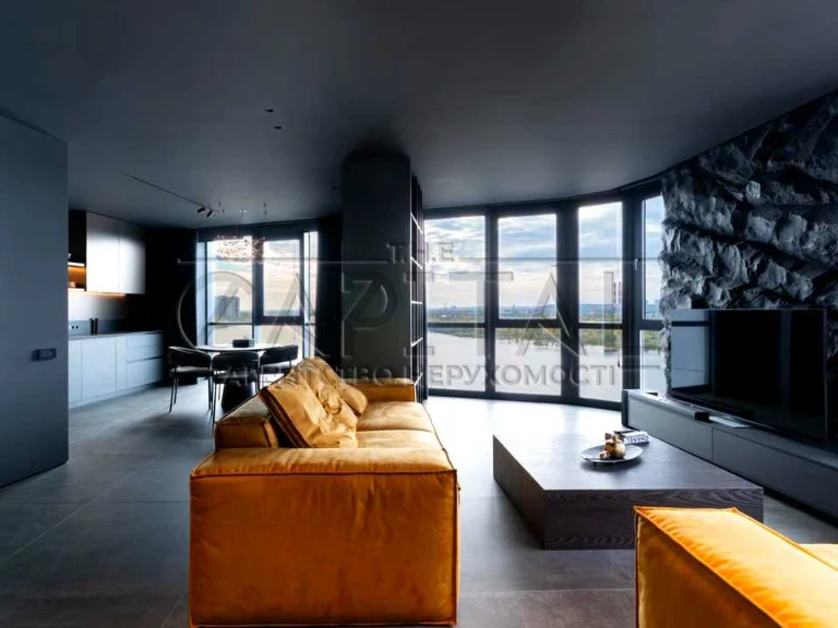 Apartment. Kyiv, Дніпровська набережна, вул.